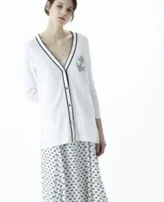 グレースコンチネンタル　ビジュー　ホワイト　カーディガン