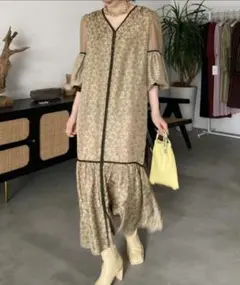 美品】Ameri CASSIE TRAPEZE DRESS ワンピース - メルカリ