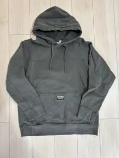 adidas フェード パーカー チャコール グレー トレフォイル