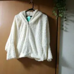 値下げ！新品タグ付 raycassin パーカーのサムネイル