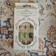 グリーン系ネイルチップ