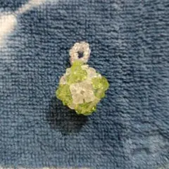 スワロフスキーペンダントトップ　ハンドメイド　お値下げしました