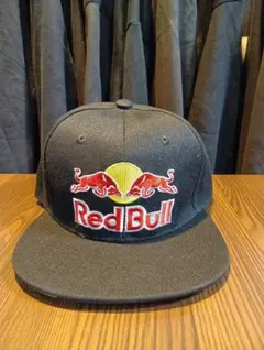 RedBull レッドブル　平つば　キャップ　スナップバック　黒　レーシングのサムネイル