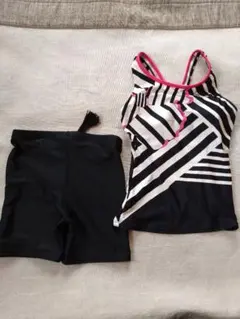 ち*ー様 Reebok セパレート水着 胸パッド付き　黒　白　ピンク