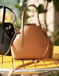 【極美品】　NOVIA　AKILI MINI ショルダーハンドバッグ