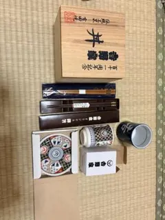 吉野家 丼 百十一周年記念 陶器製（桐箱入）　+他品のサムネイル