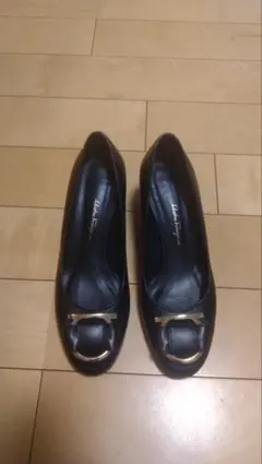 Salvatore Ferragamo パンプス ブラックのサムネイル