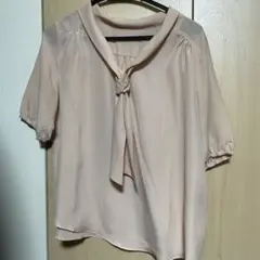 ボウタイリボン付きピンク半袖ブラウスシフォン