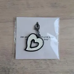 赤西仁 HEART LIVE 2026 限定 チャーム 7/3 白 ハート - メルカリ