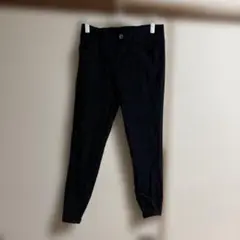 黒 スキニーパンツ ボタン付き