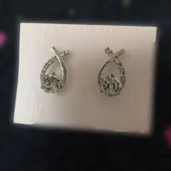 クリスタル付きシルバーピアス