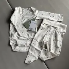 赤いハートのロンパースとパンツセット　H&M 新品未使用　タグ付き