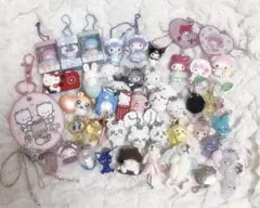 ガチャガチャ　まとめ売り　めじるしキーホルダー　サンリオ　ちいかわ　キティ