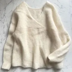 y*2様 美品　SHIPS モヘヤウール変形Vネックプルオーバー　オフホワイト