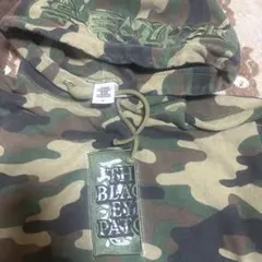 迷彩柄 THEBlackEYEPatchパーカー