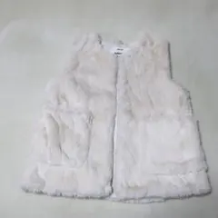 ZARA KIDS ホワイトフェイクファーベスト 130cm　ポケット2つ 有