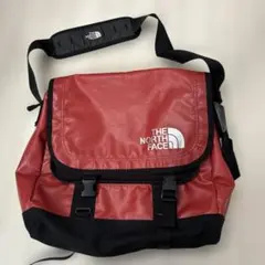 THE NORTH FACE メッセンジャーバッグ レッドのサムネイル