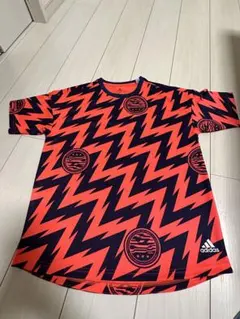 未使用　adidas 稲妻模様 Tシャツ 160/80