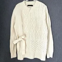 URBAN RESEARCH アイボリー ケーブルニットセーター　リボン
