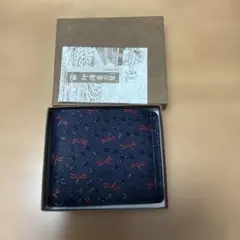 印傳屋 印伝 二つ折財布 トンボ 黒地×黒漆 日本製