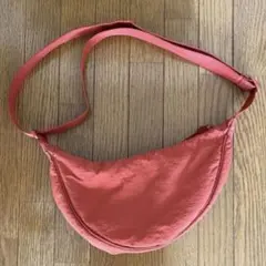 ユニクロ ラウンドミニショルダーバッグ オレンジ テラコッタ