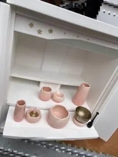 白いコンパクト仏壇とピンクの仏具セット