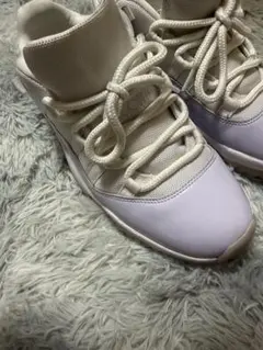 NIKE JORDAN11