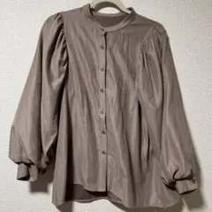 INGNI ベージュシャツ