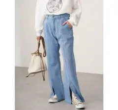 スリット入り フレアデニム・ライトブルー