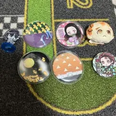 鬼滅の刃 缶バッジセット ＆ 伊黒小芭内 アクスタ セット