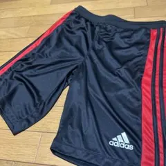美品　アディダスadidas ハーフパンツ 黒/赤 サッカー