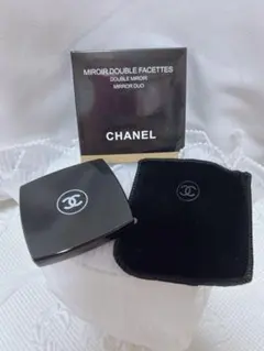 《新品》CHANEL ノベルティコンパクトミラー　ブラックのサムネイル