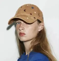 ZARA 鳥と月刺繍入りコーデュロイキャップ