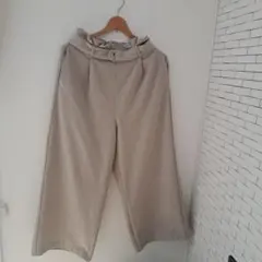 GU♥️ウエストベルト付き ワイドパンツ ベージュ