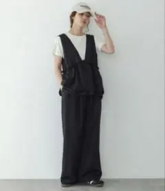ペプラフリル サロペット ブラック 36 Mサイズ　美品　サニーレーベルのサムネイル