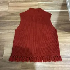 ニコアンド　赤　ノースリーブニット