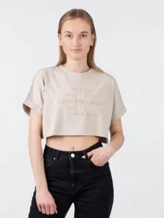 【Calvin Klein Jeans】クロップド丈Tシャツ