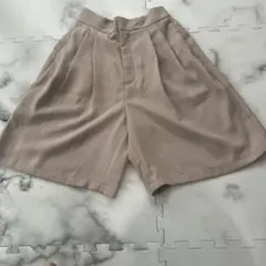 ベージュ プリーツ入り キュロット