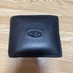 ディーゼル　黒 レザー 二つ折り財布