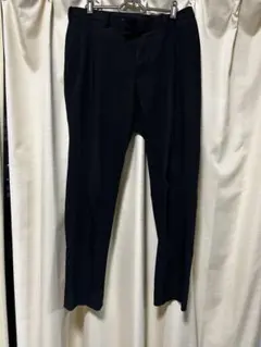 ユニクロ　ビジネススーツパンツ 黒 スリムフィット　ウエスト82cm
