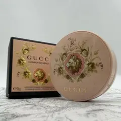 新品・未使用品✨ GUCCI クッション ドゥ ボーテ 01 ファンデーションのサムネイル