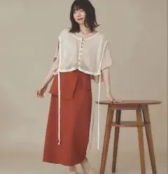 モイテュット moitytto ぺプラムスカート テラコッタのサムネイル