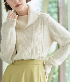 【美品】【セール】grove グローブ ラメ入りタートルネック ニット