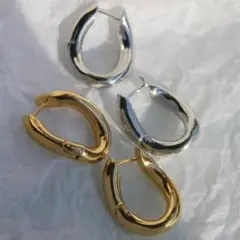 ゴールド フープ型 両耳用ピアス　ゴージャスy2k おしゃれピアス