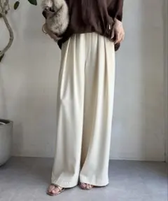 タックワイドパンツ ワイドパンツ