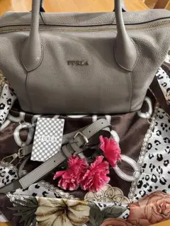 ショルダーストラップ ハンドバッグ