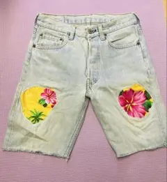levis 花柄パッチ付きリメイクデニムショートパンツ