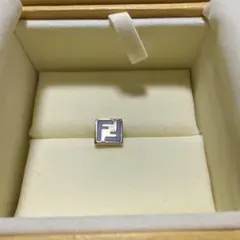 FENDI ロゴ スクエア シングルピアス