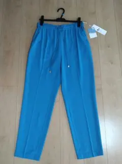 お値下★【新品】a.v.v　テーパードパンツ　ブルー