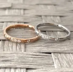 5つのczダイヤ ステンレスリング＊ピンキーリング＊サージカルステンレス316L